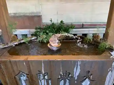 小野照崎神社の手水舎