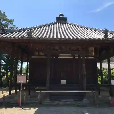 法起寺の本殿・本堂