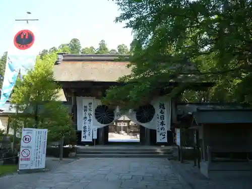 熊野本宮大社の山門・神門