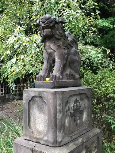 市谷亀岡八幡宮の狛犬