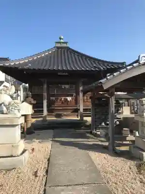 信楽寺の本殿・本堂