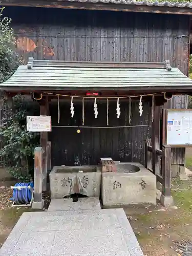 泊神社の手水舎
