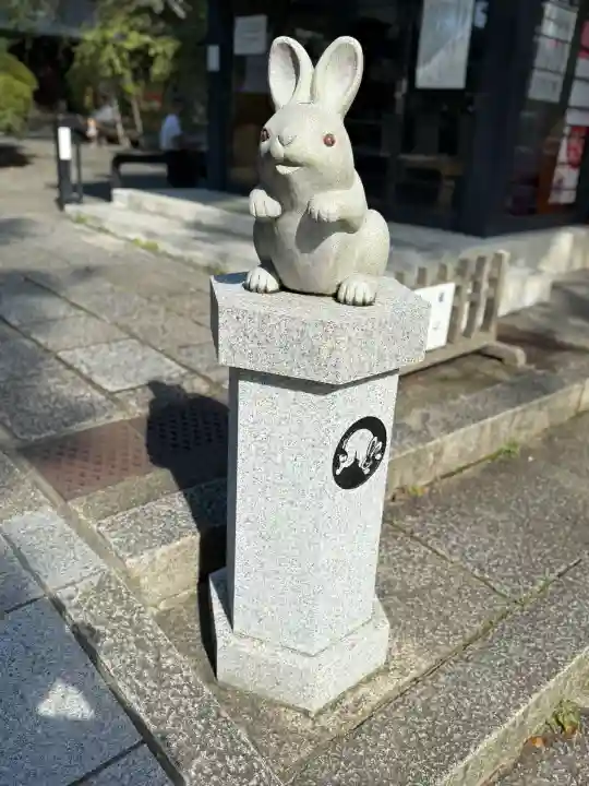 岡崎神社の{uncategorized: "未分類", other: "その他", undefined: "問題あり", building: "その他建物", grave: "お墓", sacred_gate: "鳥居", guardian: "狛犬", statue: "像", buddha: "仏像", history: "歴史", nature: "自然", garden: "庭園", animal: "動物", pagoda: "塔", temizu: "手水舎", mountain_gate: "山門・神門", sanctuary: "本殿・本堂", subordinate: "末社・摂社", art: "芸術", scenery: "景色", jizo: "地蔵", ema: "絵馬", goshuin: "御朱印", omikuji: "おみくじ", items: "授与品その他", amulet: "お守り", goshuincho: "御朱印帳", eats: "食事", festival: "お祭り", votive_dance: "神楽", shichigosan: "七五三参", wedding: "結婚式", experience: "体験その他", initially: "初詣", around: "周辺", anti_infection: "感染症対策"}