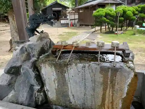 白國神社の手水舎