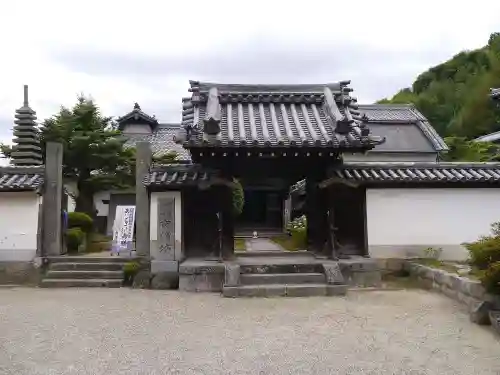 矢田寺の山門