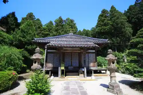 東泉寺の本殿