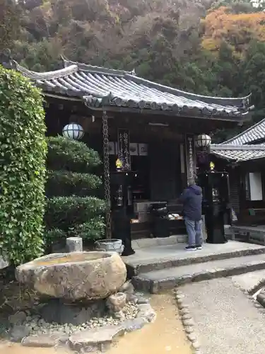 法起院の本殿・本堂