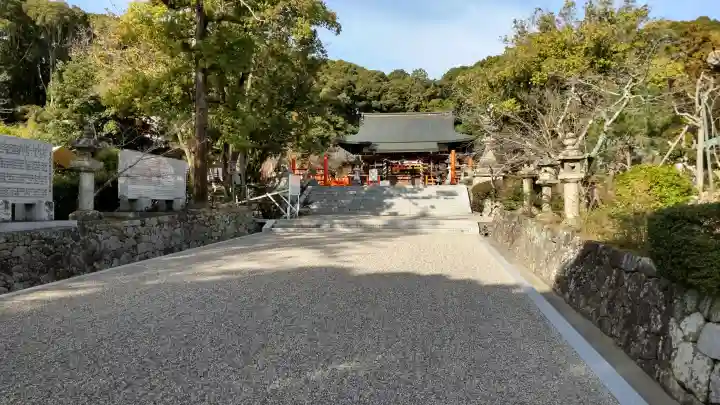 龍田大社の{uncategorized: "未分類", other: "その他", undefined: "問題あり", building: "その他建物", grave: "お墓", sacred_gate: "鳥居", guardian: "狛犬", statue: "像", buddha: "仏像", history: "歴史", nature: "自然", garden: "庭園", animal: "動物", pagoda: "塔", temizu: "手水舎", mountain_gate: "山門・神門", sanctuary: "本殿・本堂", subordinate: "末社・摂社", art: "芸術", scenery: "景色", jizo: "地蔵", ema: "絵馬", goshuin: "御朱印", omikuji: "おみくじ", items: "授与品その他", amulet: "お守り", goshuincho: "御朱印帳", eats: "食事", festival: "お祭り", votive_dance: "神楽", shichigosan: "七五三参", wedding: "結婚式", experience: "体験その他", initially: "初詣", around: "周辺", anti_infection: "感染症対策"}