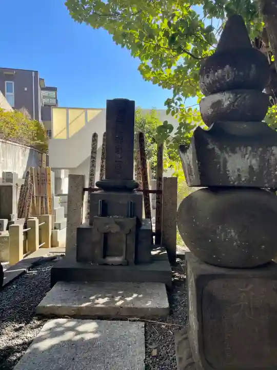 還国寺の{uncategorized: "未分類", other: "その他", undefined: "問題あり", building: "その他建物", grave: "お墓", sacred_gate: "鳥居", guardian: "狛犬", statue: "像", buddha: "仏像", history: "歴史", nature: "自然", garden: "庭園", animal: "動物", pagoda: "塔", temizu: "手水舎", mountain_gate: "山門・神門", sanctuary: "本殿・本堂", subordinate: "末社・摂社", art: "芸術", scenery: "景色", jizo: "地蔵", ema: "絵馬", goshuin: "御朱印", omikuji: "おみくじ", items: "授与品その他", amulet: "お守り", goshuincho: "御朱印帳", eats: "食事", festival: "お祭り", votive_dance: "神楽", shichigosan: "七五三参", wedding: "結婚式", experience: "体験その他", initially: "初詣", around: "周辺", anti_infection: "感染症対策"}