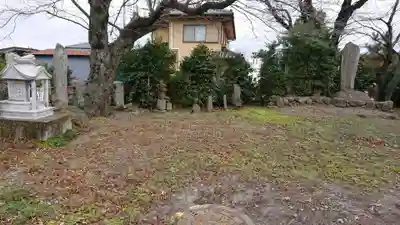 南新波稲荷神社の末社・摂社