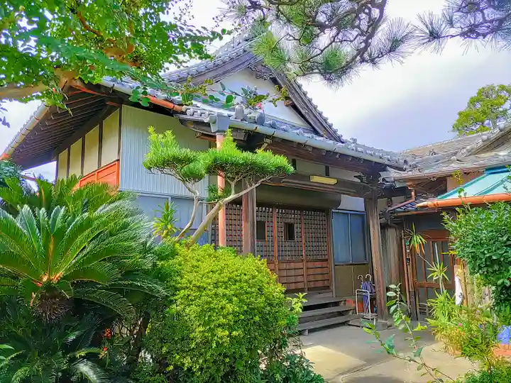日明寺の本殿・本堂
