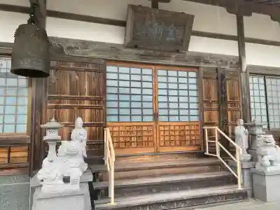 阿弥陀寺の{uncategorized: "未分類", other: "その他", undefined: "問題あり", building: "その他建物", grave: "お墓", sacred_gate: "鳥居", guardian: "狛犬", statue: "像", buddha: "仏像", history: "歴史", nature: "自然", garden: "庭園", animal: "動物", pagoda: "塔", temizu: "手水舎", mountain_gate: "山門・神門", sanctuary: "本殿・本堂", subordinate: "末社・摂社", art: "芸術", scenery: "景色", jizo: "地蔵", ema: "絵馬", goshuin: "御朱印", omikuji: "おみくじ", items: "授与品その他", amulet: "お守り", goshuincho: "御朱印帳", eats: "食事", festival: "お祭り", votive_dance: "神楽", shichigosan: "七五三参", wedding: "結婚式", experience: "体験その他", initially: "初詣", around: "周辺", anti_infection: "感染症対策"}