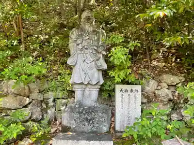 阿賀神社の像