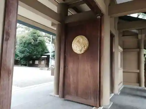 東郷神社の山門