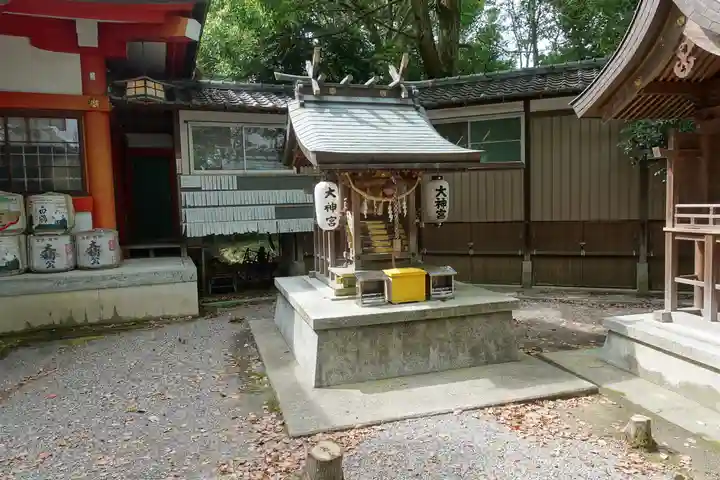 西代神社の末社・摂社