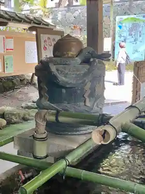 大神神社の手水舎