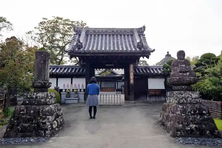 昌繁寺の山門・神門