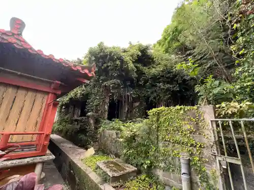 安里八幡宮の建物その他