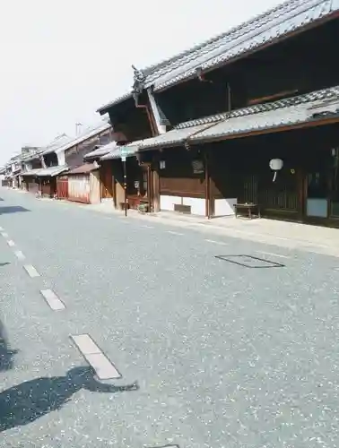 屋根神様の建物その他