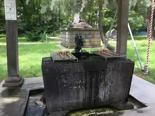 青森縣護國神社の手水舎