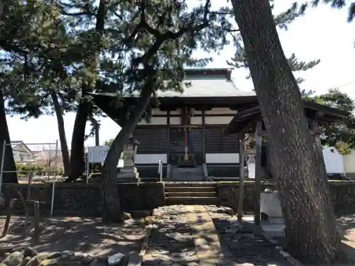 瀬織戸神社の本殿