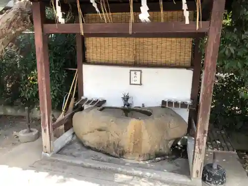 阿久刀神社の手水