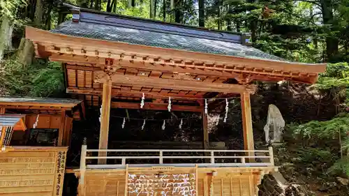 新倉富士浅間神社の建物その他