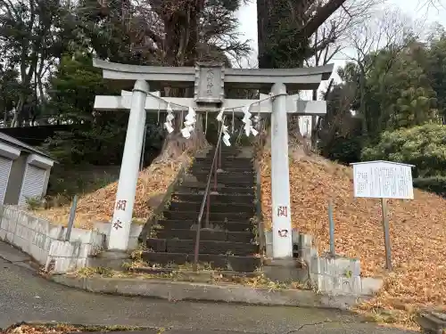 水神社の{uncategorized: "未分類", other: "その他", undefined: "問題あり", building: "その他建物", grave: "お墓", sacred_gate: "鳥居", guardian: "狛犬", statue: "像", buddha: "仏像", history: "歴史", nature: "自然", garden: "庭園", animal: "動物", pagoda: "塔", temizu: "手水舎", mountain_gate: "山門・神門", sanctuary: "本殿・本堂", subordinate: "末社・摂社", art: "芸術", scenery: "景色", jizo: "地蔵", ema: "絵馬", goshuin: "御朱印", omikuji: "おみくじ", items: "授与品その他", amulet: "お守り", goshuincho: "御朱印帳", eats: "食事", festival: "お祭り", votive_dance: "神楽", shichigosan: "七五三参", wedding: "結婚式", experience: "体験その他", initially: "初詣", around: "周辺", anti_infection: "感染症対策"}