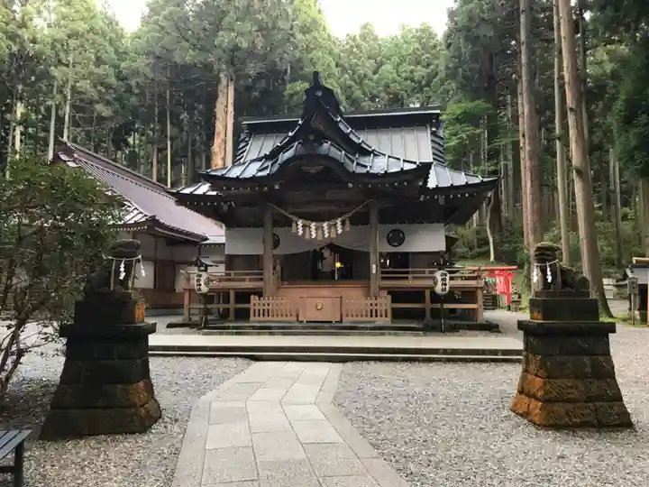 御岩神社の本殿・本堂