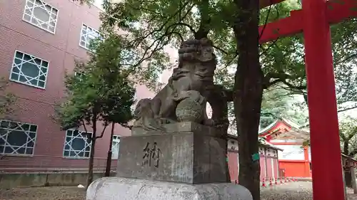 花園神社の狛犬