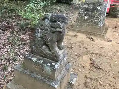 犬成神社の狛犬