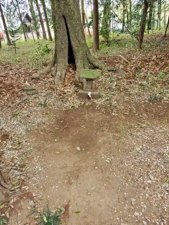 間々田八幡宮の末社・摂社