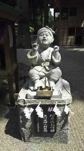 熊野神社の像