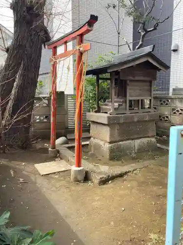 稲荷神社の本殿