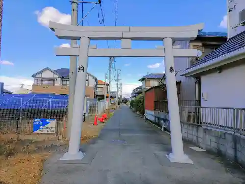 唐臼神社（唐臼町）の鳥居