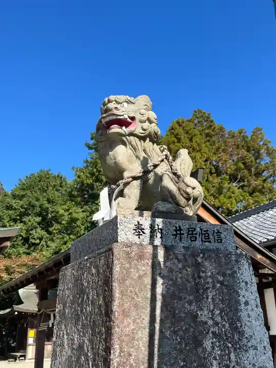 伊豆神社の狛犬
