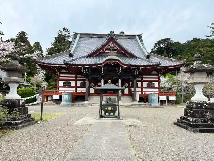 東身延藻原寺の本殿・本堂