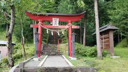 八幡社の鳥居