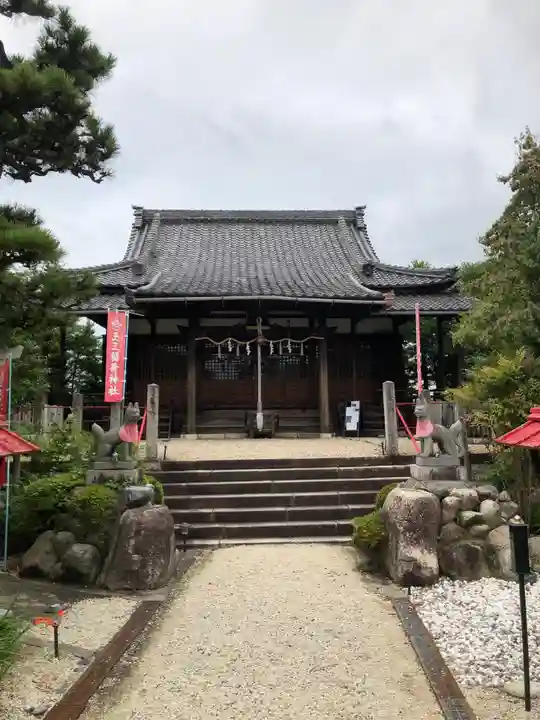 玉三稲荷神社の本殿・本堂