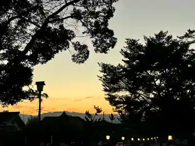 大神神社の{uncategorized: "未分類", other: "その他", undefined: "問題あり", building: "その他建物", grave: "お墓", sacred_gate: "鳥居", guardian: "狛犬", statue: "像", buddha: "仏像", history: "歴史", nature: "自然", garden: "庭園", animal: "動物", pagoda: "塔", temizu: "手水舎", mountain_gate: "山門・神門", sanctuary: "本殿・本堂", subordinate: "末社・摂社", art: "芸術", scenery: "景色", jizo: "地蔵", ema: "絵馬", goshuin: "御朱印", omikuji: "おみくじ", items: "授与品その他", amulet: "お守り", goshuincho: "御朱印帳", eats: "食事", festival: "お祭り", votive_dance: "神楽", shichigosan: "七五三参", wedding: "結婚式", experience: "体験その他", initially: "初詣", around: "周辺", anti_infection: "感染症対策"}