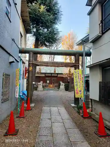諏訪神社の鳥居