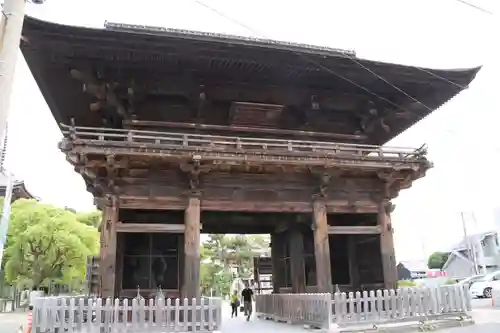 甚目寺の山門・神門