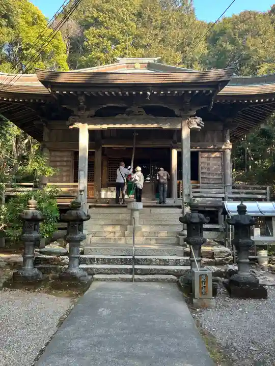 恩山寺の{uncategorized: "未分類", other: "その他", undefined: "問題あり", building: "その他建物", grave: "お墓", sacred_gate: "鳥居", guardian: "狛犬", statue: "像", buddha: "仏像", history: "歴史", nature: "自然", garden: "庭園", animal: "動物", pagoda: "塔", temizu: "手水舎", mountain_gate: "山門・神門", sanctuary: "本殿・本堂", subordinate: "末社・摂社", art: "芸術", scenery: "景色", jizo: "地蔵", ema: "絵馬", goshuin: "御朱印", omikuji: "おみくじ", items: "授与品その他", amulet: "お守り", goshuincho: "御朱印帳", eats: "食事", festival: "お祭り", votive_dance: "神楽", shichigosan: "七五三参", wedding: "結婚式", experience: "体験その他", initially: "初詣", around: "周辺", anti_infection: "感染症対策"}