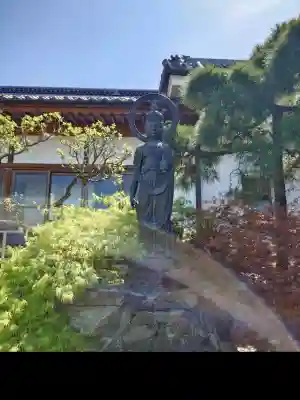 少林寺の{uncategorized: "未分類", other: "その他", undefined: "問題あり", building: "その他建物", grave: "お墓", sacred_gate: "鳥居", guardian: "狛犬", statue: "像", buddha: "仏像", history: "歴史", nature: "自然", garden: "庭園", animal: "動物", pagoda: "塔", temizu: "手水舎", mountain_gate: "山門・神門", sanctuary: "本殿・本堂", subordinate: "末社・摂社", art: "芸術", scenery: "景色", jizo: "地蔵", ema: "絵馬", goshuin: "御朱印", omikuji: "おみくじ", items: "授与品その他", amulet: "お守り", goshuincho: "御朱印帳", eats: "食事", festival: "お祭り", votive_dance: "神楽", shichigosan: "七五三参", wedding: "結婚式", experience: "体験その他", initially: "初詣", around: "周辺", anti_infection: "感染症対策"}