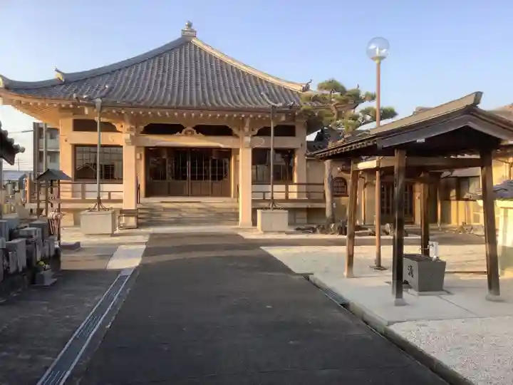長全寺の本殿・本堂