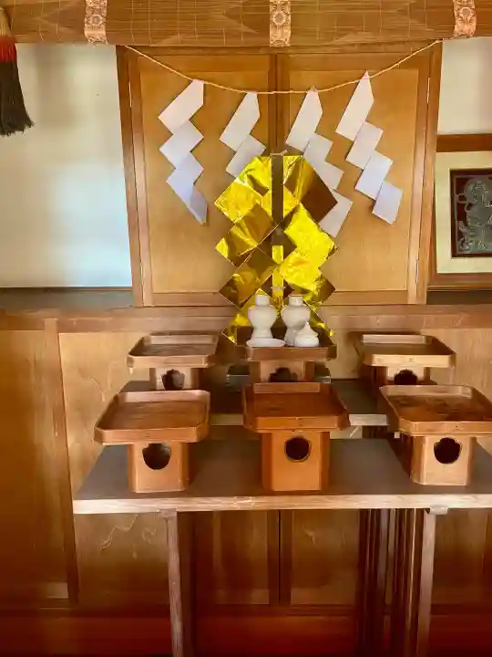 伊勢ケ渕弁天宮の{uncategorized: "未分類", other: "その他", undefined: "問題あり", building: "その他建物", grave: "お墓", sacred_gate: "鳥居", guardian: "狛犬", statue: "像", buddha: "仏像", history: "歴史", nature: "自然", garden: "庭園", animal: "動物", pagoda: "塔", temizu: "手水舎", mountain_gate: "山門・神門", sanctuary: "本殿・本堂", subordinate: "末社・摂社", art: "芸術", scenery: "景色", jizo: "地蔵", ema: "絵馬", goshuin: "御朱印", omikuji: "おみくじ", items: "授与品その他", amulet: "お守り", goshuincho: "御朱印帳", eats: "食事", festival: "お祭り", votive_dance: "神楽", shichigosan: "七五三参", wedding: "結婚式", experience: "体験その他", initially: "初詣", around: "周辺", anti_infection: "感染症対策"}