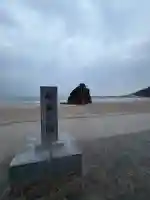 稲佐の浜 弁天島の{uncategorized: "未分類", other: "その他", undefined: "問題あり", building: "その他建物", grave: "お墓", sacred_gate: "鳥居", guardian: "狛犬", statue: "像", buddha: "仏像", history: "歴史", nature: "自然", garden: "庭園", animal: "動物", pagoda: "塔", temizu: "手水舎", mountain_gate: "山門・神門", sanctuary: "本殿・本堂", subordinate: "末社・摂社", art: "芸術", scenery: "景色", jizo: "地蔵", ema: "絵馬", goshuin: "御朱印", omikuji: "おみくじ", items: "授与品その他", amulet: "お守り", goshuincho: "御朱印帳", eats: "食事", festival: "お祭り", votive_dance: "神楽", shichigosan: "七五三参", wedding: "結婚式", experience: "体験その他", initially: "初詣", around: "周辺", anti_infection: "感染症対策"}