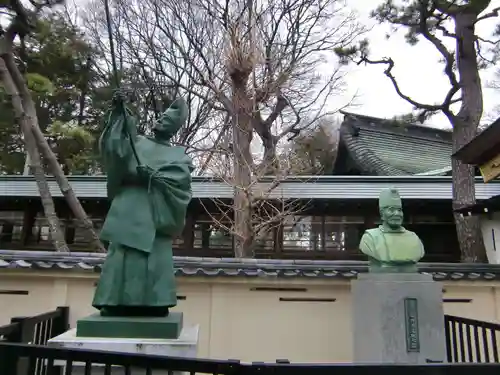 香取神社の像