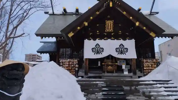 札幌諏訪神社の本殿・本堂