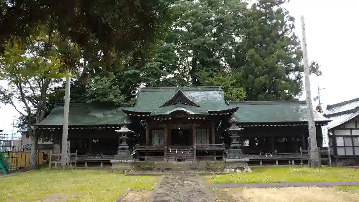 諏訪護国神社の本殿・本堂